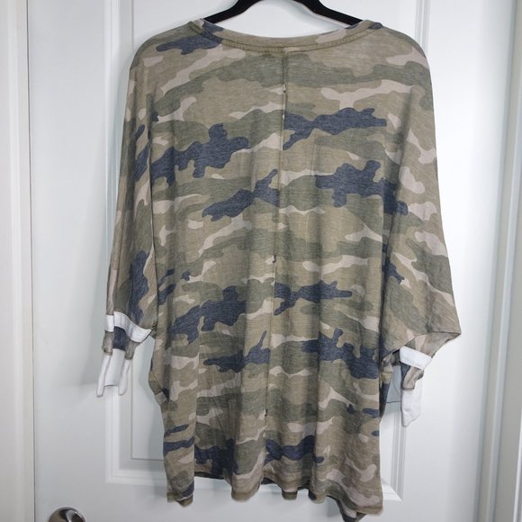 NWT Express One Eleven Camo Print Loose Fit Elbow Length Sleeve Top - Picture 2 of 5